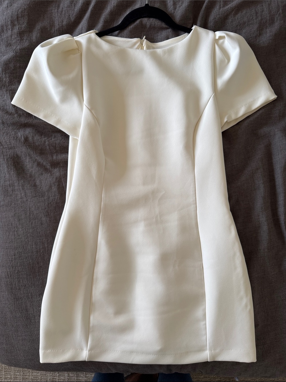 Elegant White Short Sleeve Sheath Dress